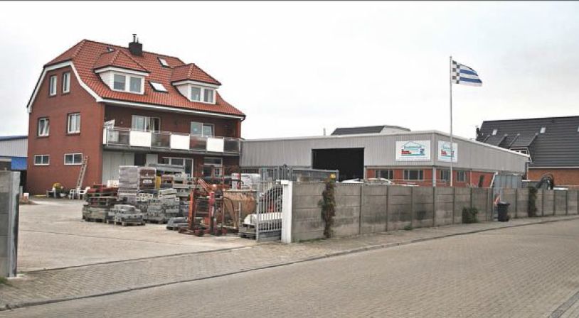 Halle auf dem Firmengelände im Gewerbegebiet