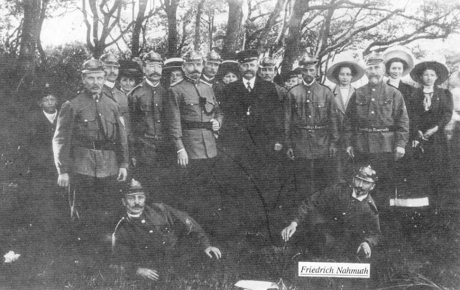 Bild aus der 100 Jahre Feuerwehrchronik