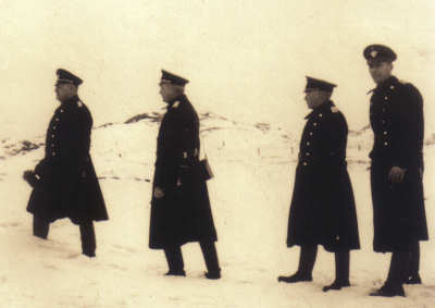 v.l. Wehrführer Wilhelm Becker, Jakob Extra, Eduard Bents und Wilhelm Bodenstab v.l. Wehrführer Wilhelm Becker, Jakob Extra, Eduard Bents und Wilhelm Bodenstab