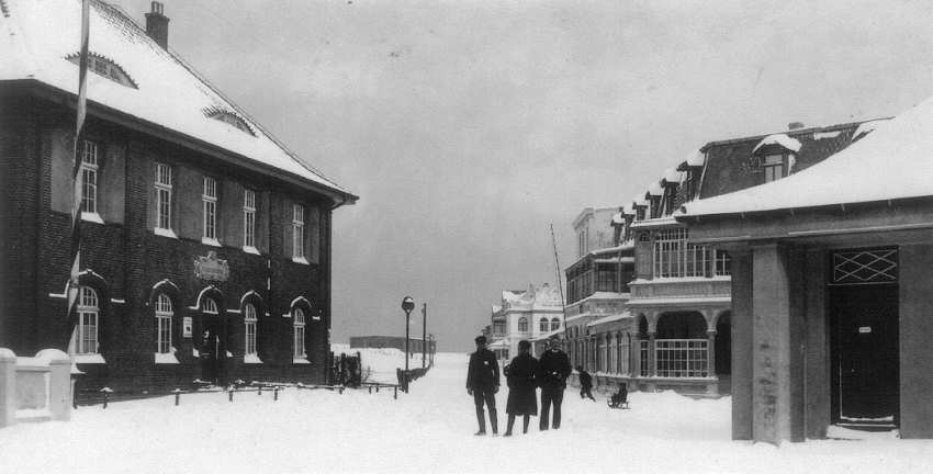 Befehlszentrale ist die Polizeiwache an der Knyphausenstraße.