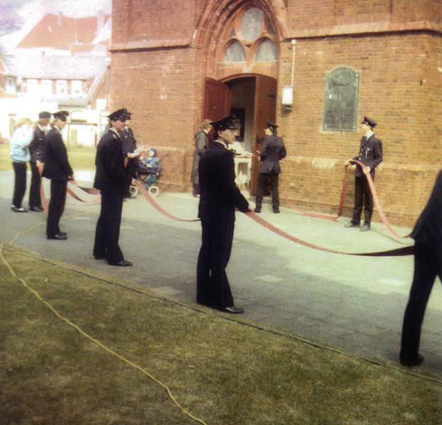 Eine reine Feuerwehr-Ehe wird am 03.04.1987 geschlossen Eine reine Feuerwehr-Ehe wird am 03.04.1987 geschlossen