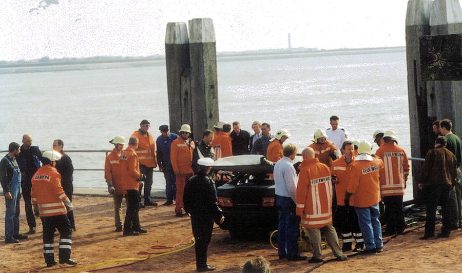 Einsatz-Hilfeleistung - 30.04.2003 Einsatz-Hilfeleistung - 30.04.2003