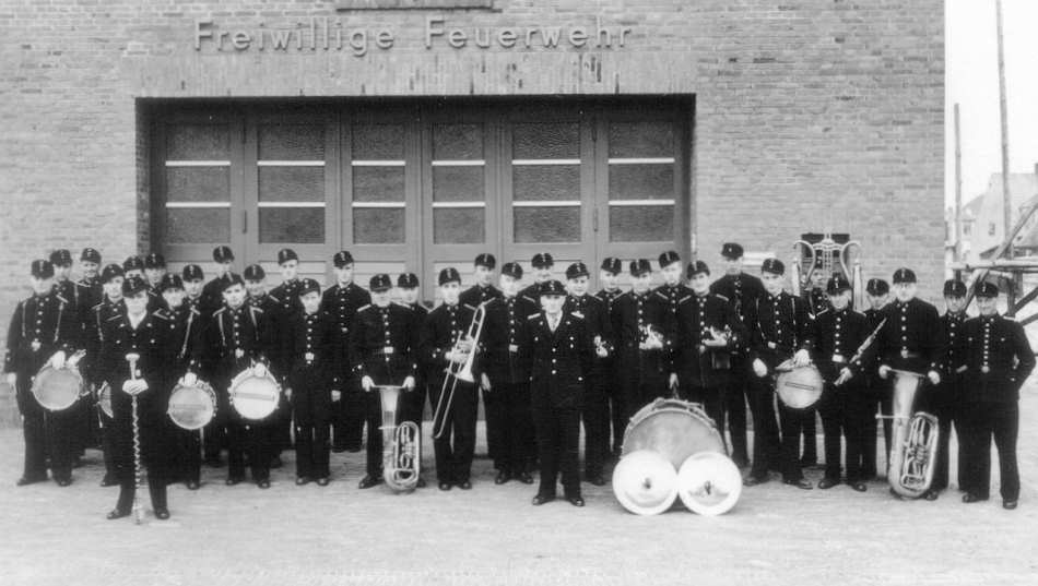 Tambourcops und Musikzug 1954