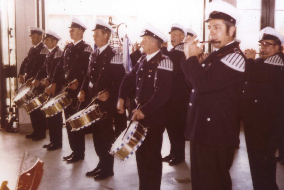 Einweihung des neuen Gerätehauses - 1974 Einweihung des neuen Gerätehauses - 1974