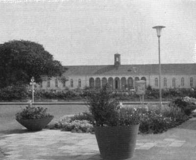 Verschönerungen am Rand des Kurplatzes